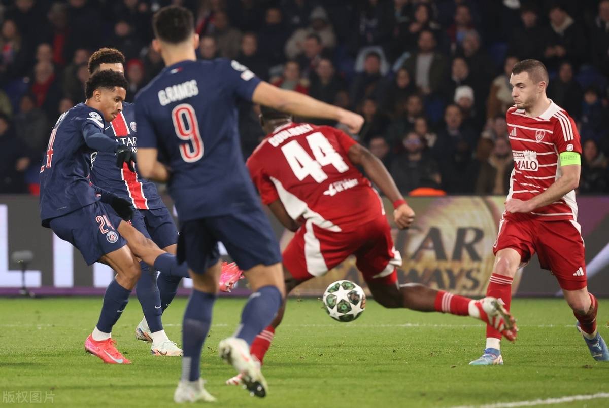 巴黎圣日耳曼绝杀切尔西，凯恩补时绝平足总杯的简单介绍